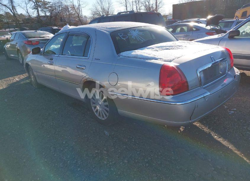 Photo 3 of 2003 Lincoln Town CAR SIGNATURE (VIN 1LNHM82W63Y704406)