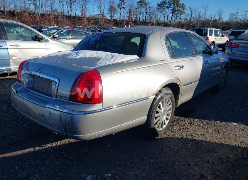 Photo 4 of 2003 Lincoln Town CAR SIGNATURE (VIN 1LNHM82W63Y704406)