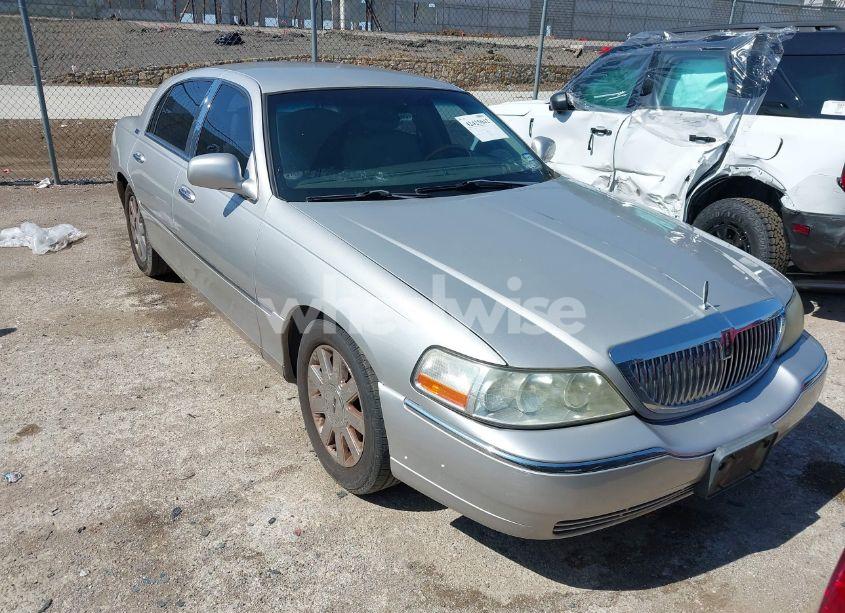 2005 Lincoln Town CAR SIGNATURE LIMITED (VIN 1LNHM82W65Y644453) main photo