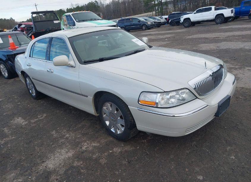 2005 Lincoln Town CAR SIGNATURE LIMITED (VIN 1LNHM82W65Y664556) main photo