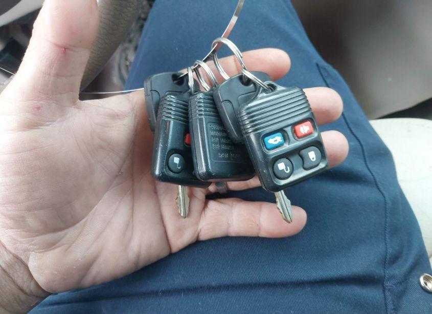 Photo 11 of 2005 Lincoln Town CAR SIGNATURE LIMITED (VIN 1LNHM82W65Y664556)