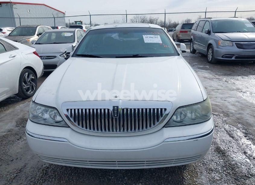 Photo 12 of 2007 Lincoln Town CAR SIGNATURE LIMITED (VIN 1LNHM82W67Y614033)
