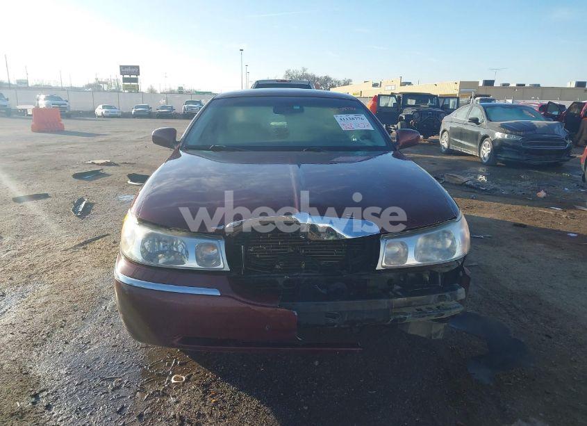 Photo 12 of 2000 Lincoln Town CAR SIGNATURE (VIN 1LNHM82W6YY810040)