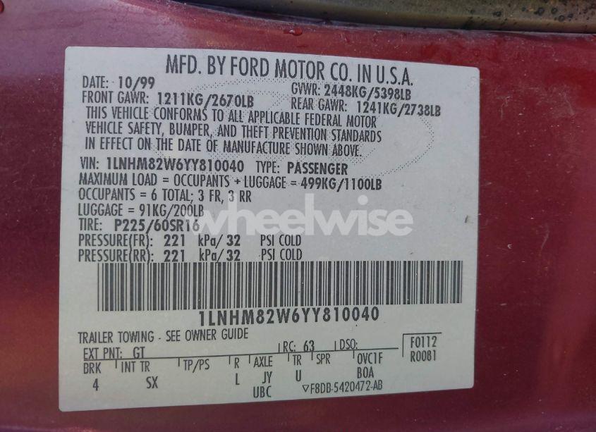 Photo 9 of 2000 Lincoln Town CAR SIGNATURE (VIN 1LNHM82W6YY810040)