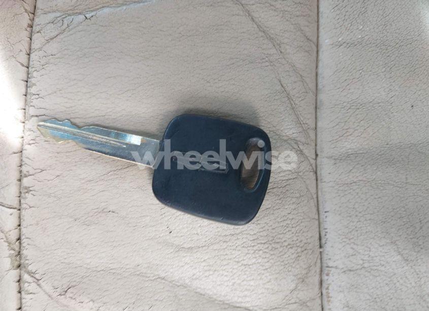 Photo 11 of 2000 Lincoln Town CAR SIGNATURE (VIN 1LNHM82W6YY919257)