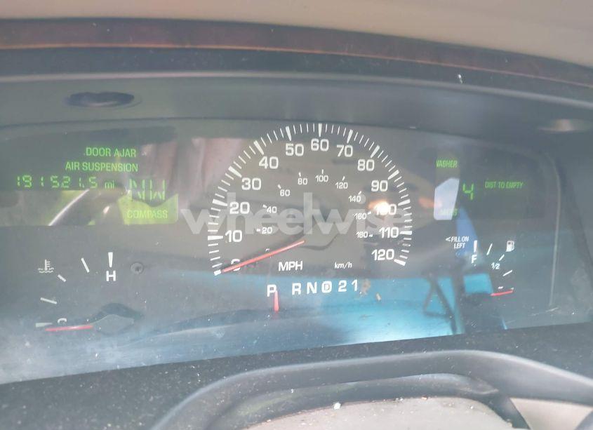 Photo 7 of 2000 Lincoln Town CAR SIGNATURE (VIN 1LNHM82W6YY919257)