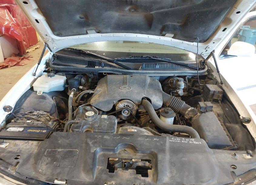 Photo 10 of 2002 Lincoln Town CAR SIGNATURE (VIN 1LNHM82W72Y620268)