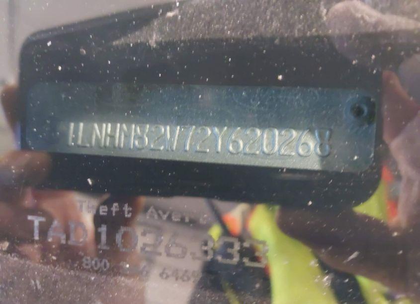 Photo 9 of 2002 Lincoln Town CAR SIGNATURE (VIN 1LNHM82W72Y620268)