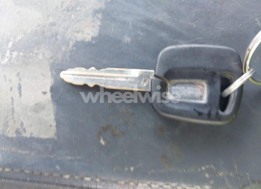 Photo 11 of 2002 Lincoln Town CAR SIGNATURE (VIN 1LNHM82W72Y629486)