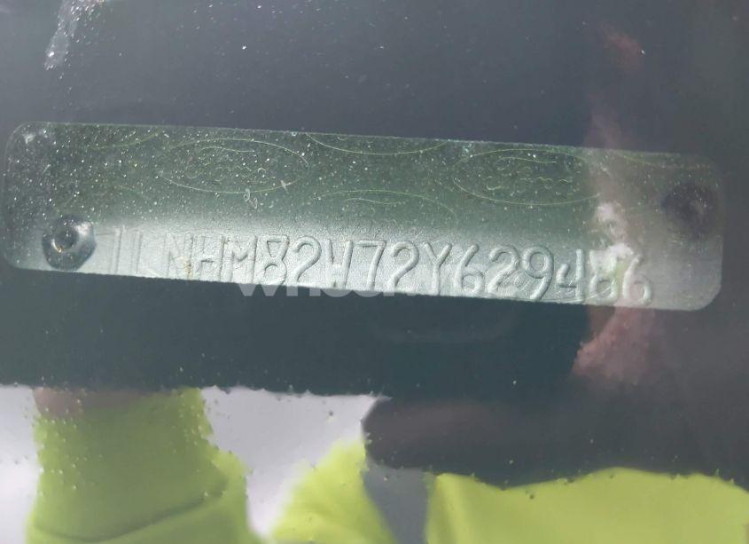 Photo 9 of 2002 Lincoln Town CAR SIGNATURE (VIN 1LNHM82W72Y629486)