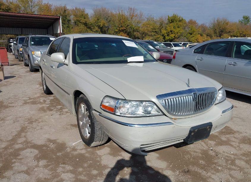 2006 Lincoln Town CAR SIGNATURE LIMITED (VIN 1LNHM82W76Y627985) main photo