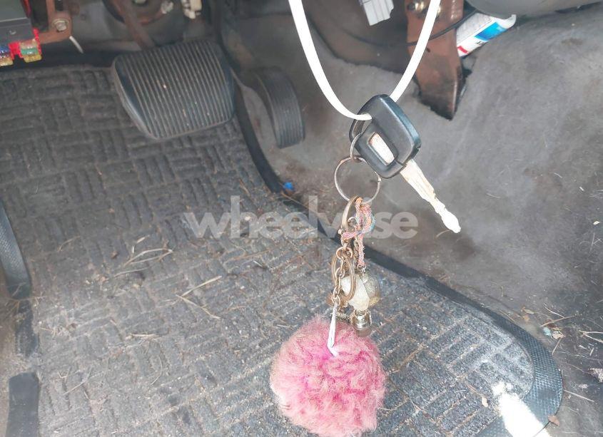 Photo 11 of 2001 Lincoln Town CAR SIGNATURE (VIN 1LNHM82W81Y648935)