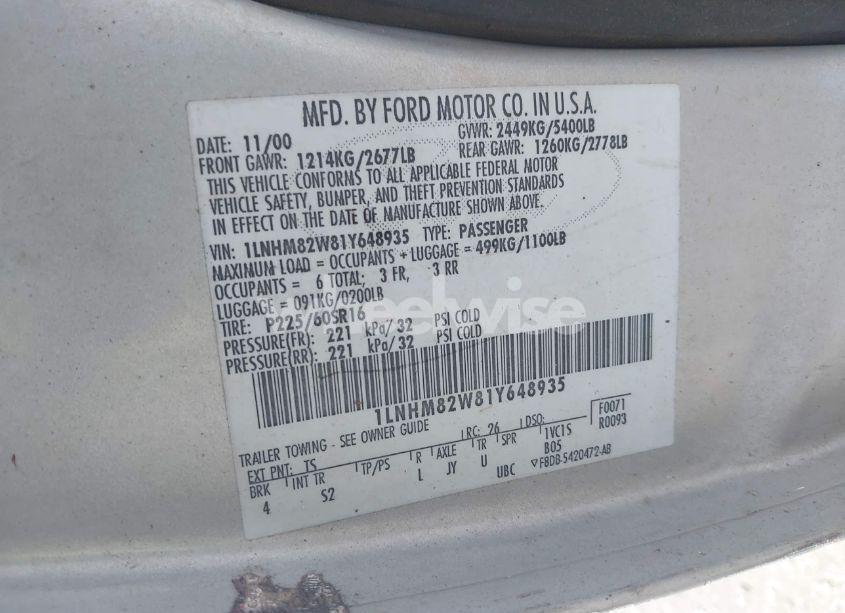 Photo 9 of 2001 Lincoln Town CAR SIGNATURE (VIN 1LNHM82W81Y648935)