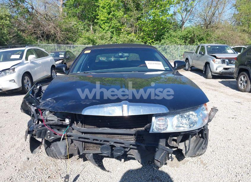 Photo 12 of 2001 Lincoln Town CAR SIGNATURE (VIN 1LNHM82W81Y715016)