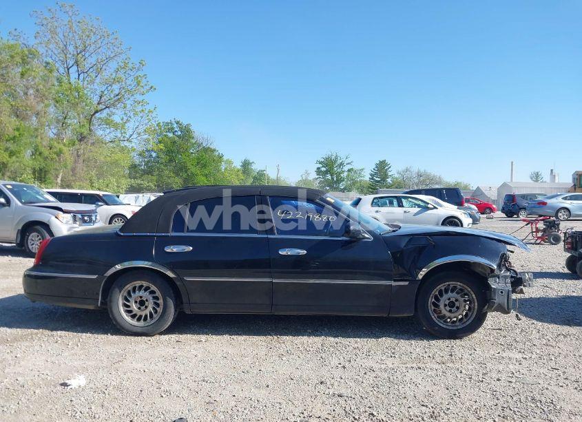 Photo 13 of 2001 Lincoln Town CAR SIGNATURE (VIN 1LNHM82W81Y715016)