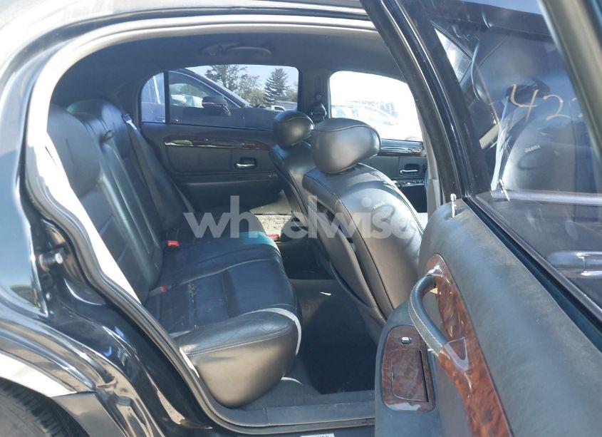 Photo 8 of 2001 Lincoln Town CAR SIGNATURE (VIN 1LNHM82W81Y715016)