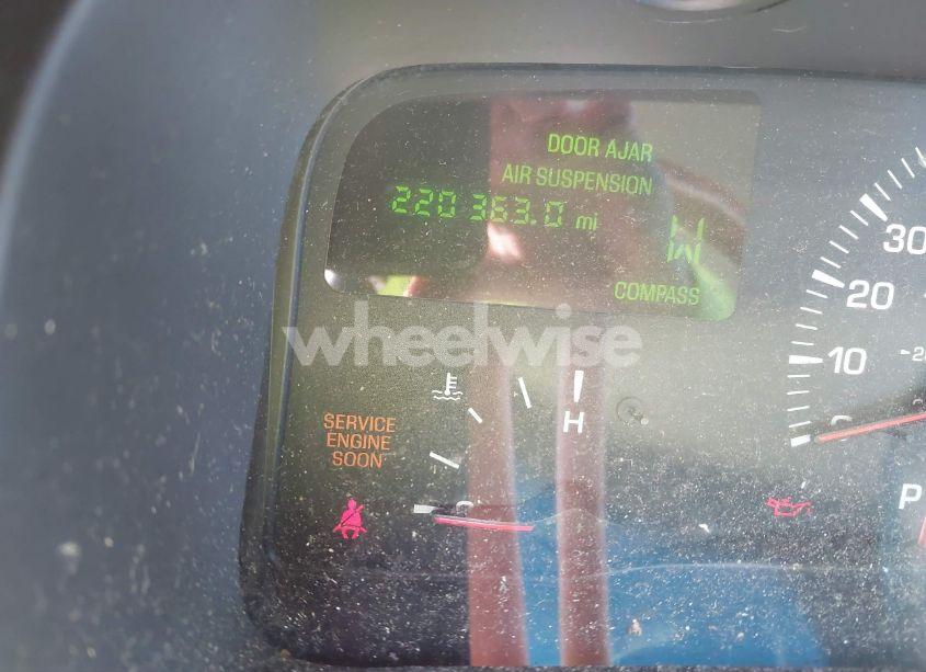 Photo 7 of 2001 Lincoln Town CAR SIGNATURE (VIN 1LNHM82W91Y683855)