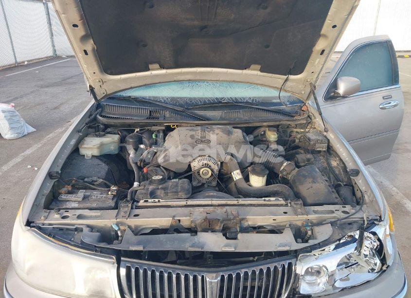 Photo 10 of 2002 Lincoln Town CAR SIGNATURE (VIN 1LNHM82W92Y644863)