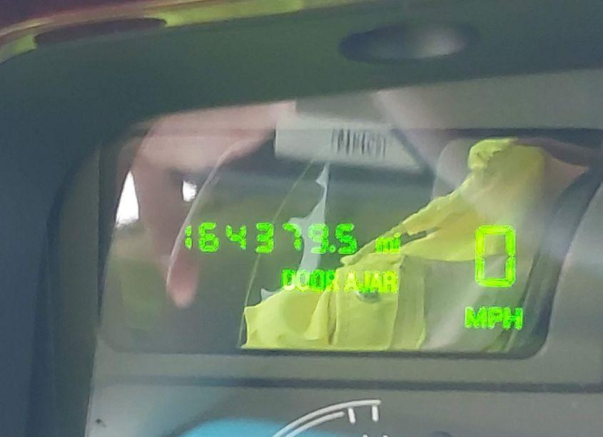 Photo 15 of 2005 Lincoln Town CAR SIGNATURE LIMITED (VIN 1LNHM82W95Y670965)