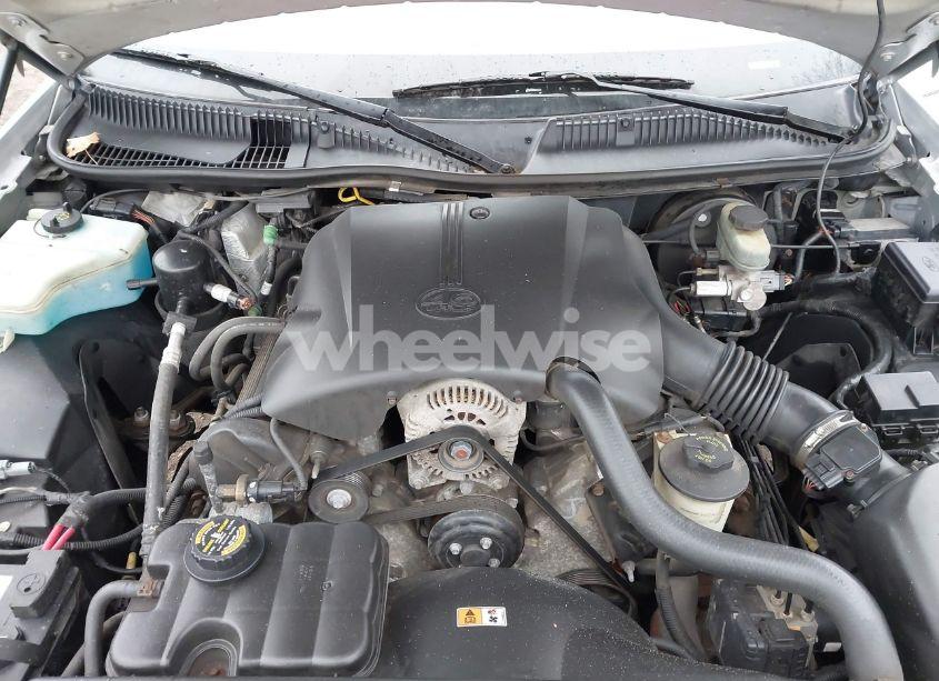 Photo 10 of 2000 Lincoln Town CAR SIGNATURE (VIN 1LNHM82W9YY888277)