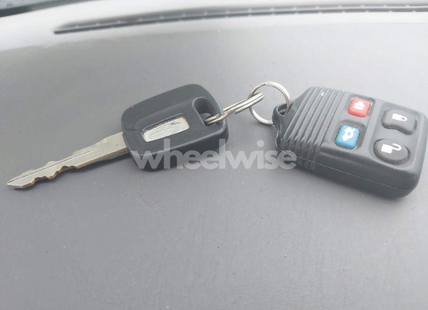 Photo 11 of 2001 Lincoln Town CAR SIGNATURE (VIN 1LNHM82WX1Y697831)