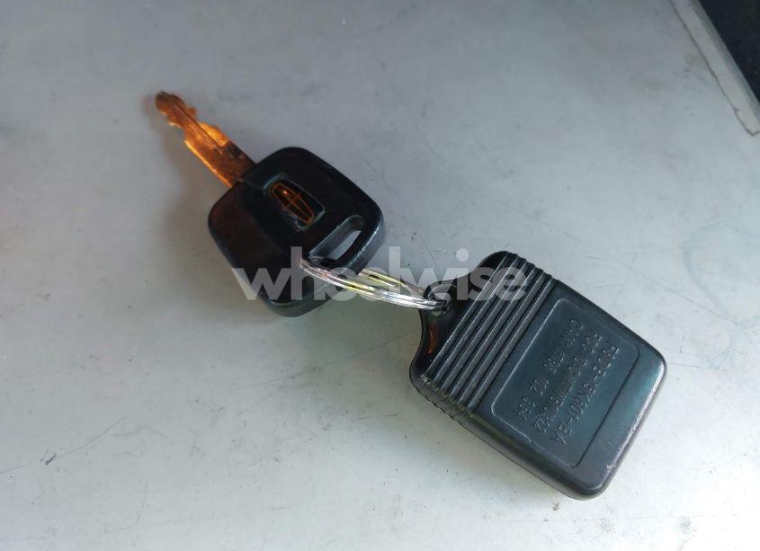 Photo 11 of 2002 Lincoln Town CAR SIGNATURE (VIN 1LNHM82WX2Y661185)