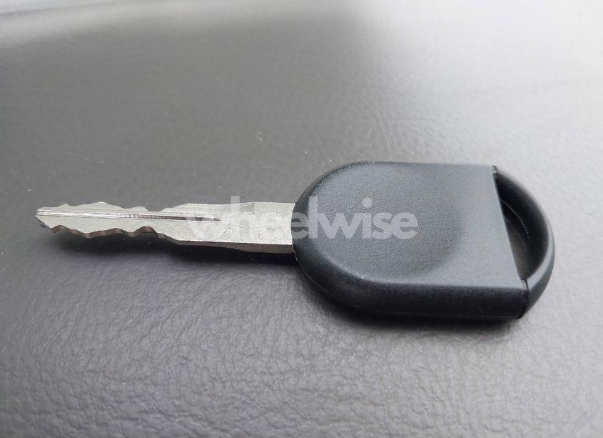 Photo 11 of 2003 Lincoln Town CAR SIGNATURE (VIN 1LNHM82WX3Y684645)