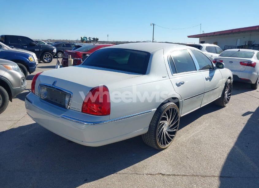 Photo 4 of 2006 Lincoln Town CAR DESIGNER SERIES (VIN 1LNHM83V06Y651342)