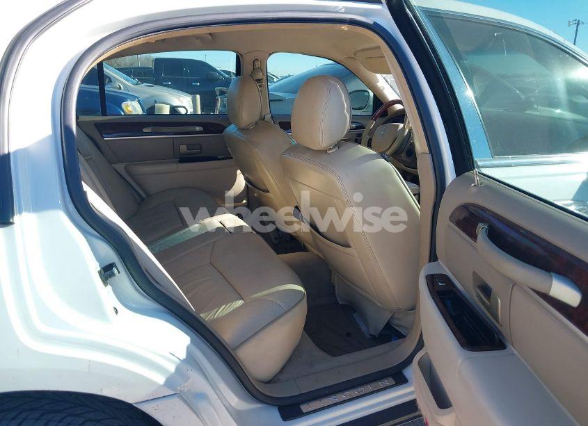 Photo 8 of 2006 Lincoln Town CAR DESIGNER SERIES (VIN 1LNHM83V06Y651342)