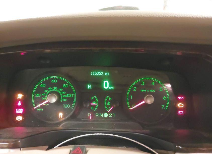 Photo 7 of 2007 Lincoln Town CAR DESIGNER SERIES (VIN 1LNHM83V37Y605408)