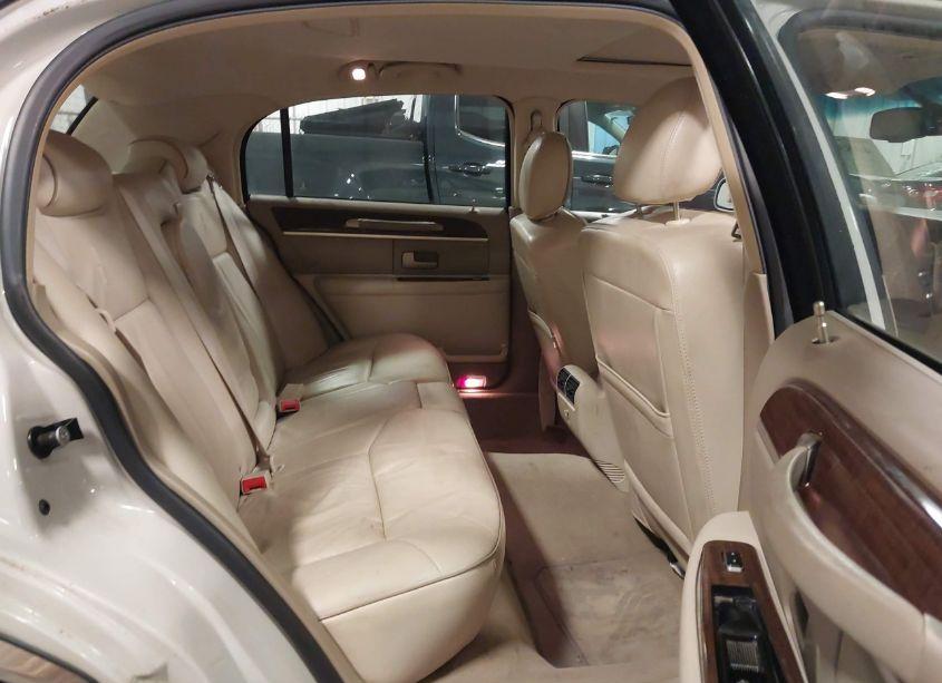 Photo 8 of 2007 Lincoln Town CAR DESIGNER SERIES (VIN 1LNHM83V37Y605408)