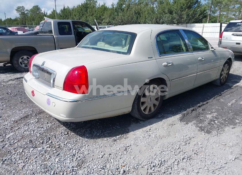 Photo 4 of 2007 Lincoln Town CAR DESIGNER SERIES (VIN 1LNHM83V37Y611922)