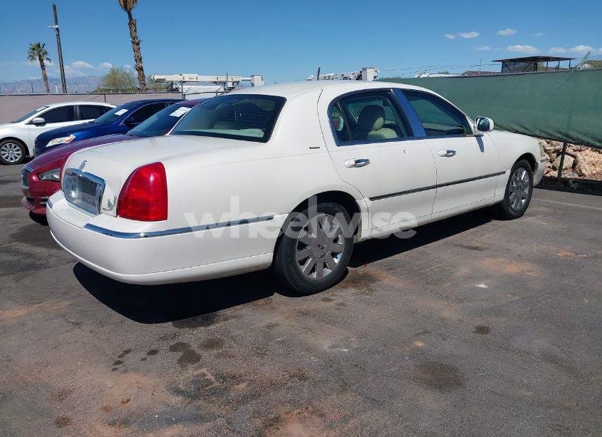 Photo 4 of 2007 Lincoln Town CAR DESIGNER SERIES (VIN 1LNHM83V97Y605154)