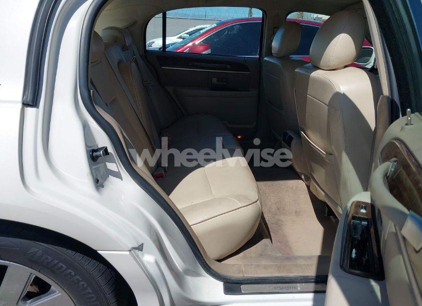 Photo 8 of 2007 Lincoln Town CAR DESIGNER SERIES (VIN 1LNHM83V97Y605154)
