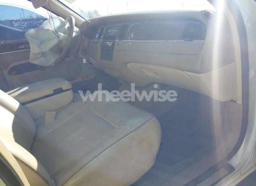 Photo 5 of 2007 Lincoln Town CAR DESIGNER SERIES (VIN 1LNHM83V97Y608071)