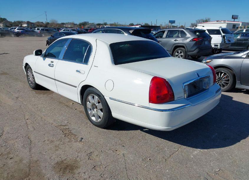 Photo 3 of 2006 Lincoln Town CAR DESIGNER SERIES (VIN 1LNHM83VX6Y623919)