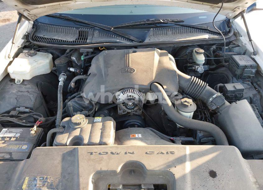 Photo 10 of 2001 Lincoln Town CAR CARTIER (VIN 1LNHM83W01Y633120)