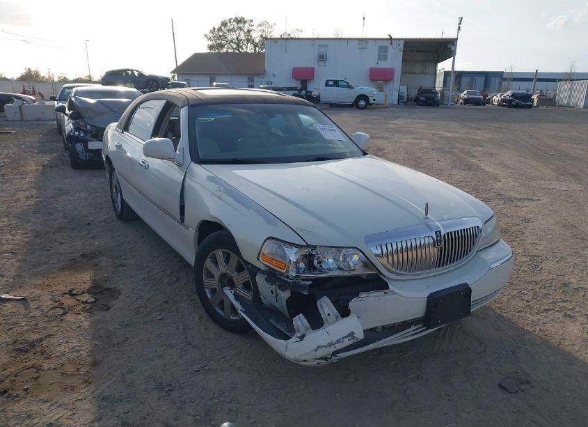 2004 Lincoln Town CAR ULTIMATE (VIN 1LNHM83W14Y644096) main photo