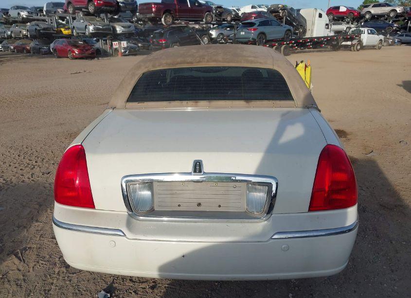 Photo 16 of 2004 Lincoln Town CAR ULTIMATE (VIN 1LNHM83W14Y644096)
