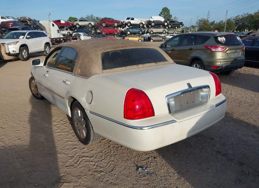 Photo 3 of 2004 Lincoln Town CAR ULTIMATE (VIN 1LNHM83W14Y644096)