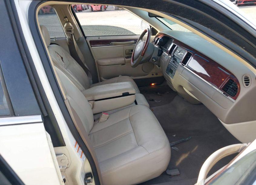 Photo 5 of 2004 Lincoln Town CAR ULTIMATE (VIN 1LNHM83W14Y644096)