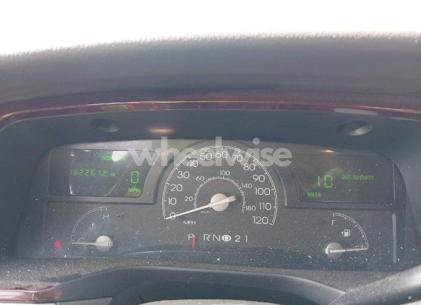 Photo 7 of 2004 Lincoln Town CAR ULTIMATE (VIN 1LNHM83W14Y680645)