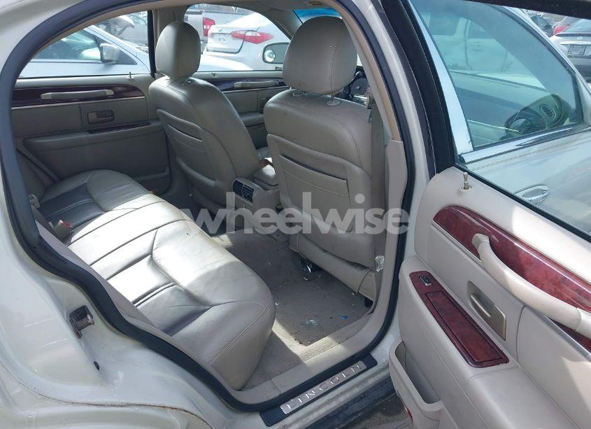 Photo 8 of 2004 Lincoln Town CAR ULTIMATE (VIN 1LNHM83W14Y680645)