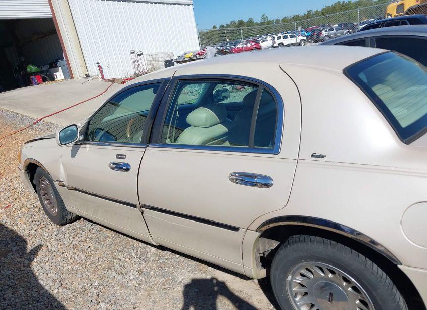 Photo 14 of 2000 Lincoln Town CAR CARTIER (VIN 1LNHM83W1YY876879)