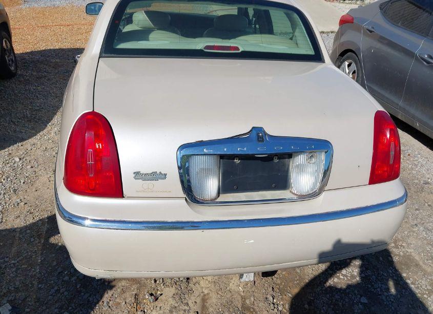 Photo 16 of 2000 Lincoln Town CAR CARTIER (VIN 1LNHM83W1YY876879)