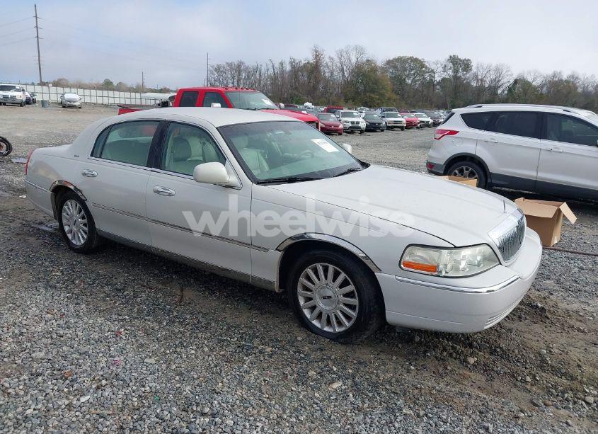 2004 Lincoln Town CAR ULTIMATE (VIN 1LNHM83W24Y614203) main photo