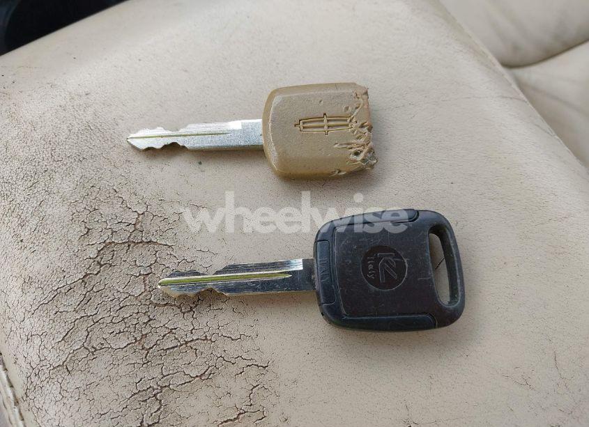 Photo 11 of 2004 Lincoln Town CAR ULTIMATE (VIN 1LNHM83W24Y614203)