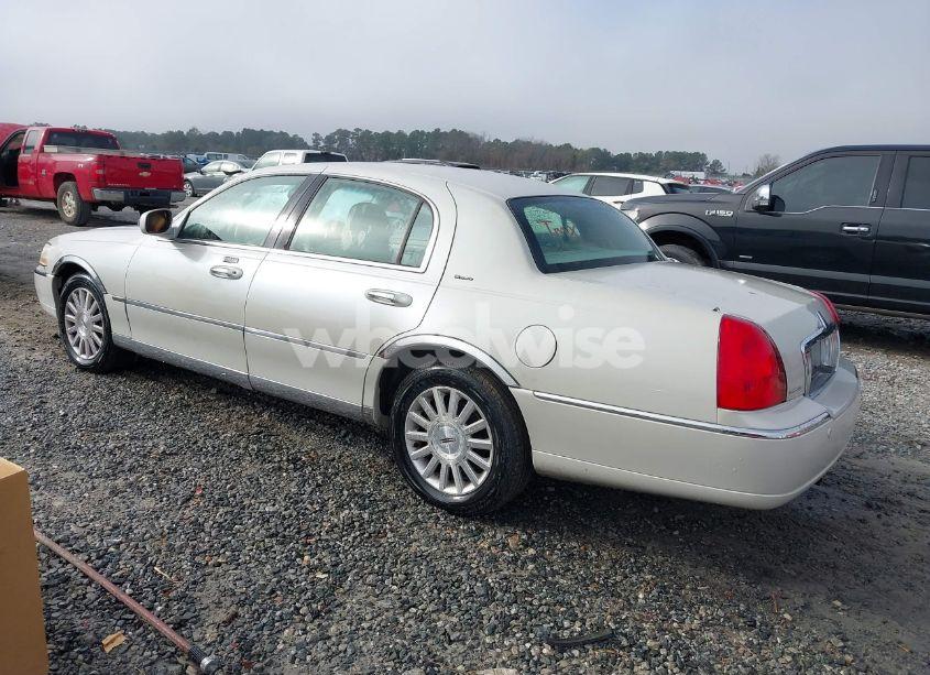 Photo 3 of 2004 Lincoln Town CAR ULTIMATE (VIN 1LNHM83W24Y614203)