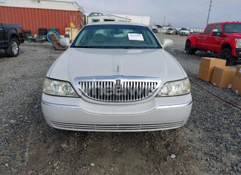 Photo 6 of 2004 Lincoln Town CAR ULTIMATE (VIN 1LNHM83W24Y614203)