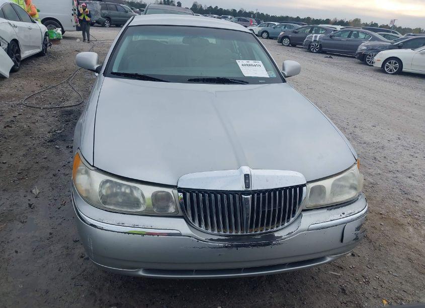 Photo 12 of 2001 Lincoln Town CAR CARTIER (VIN 1LNHM83W31Y608082)